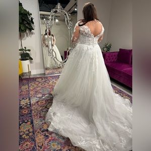 Essence of Australia wedding dress , style D2939+